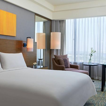 Renaissance Johor Bahru Hotel Exterior photo Deluxe Room