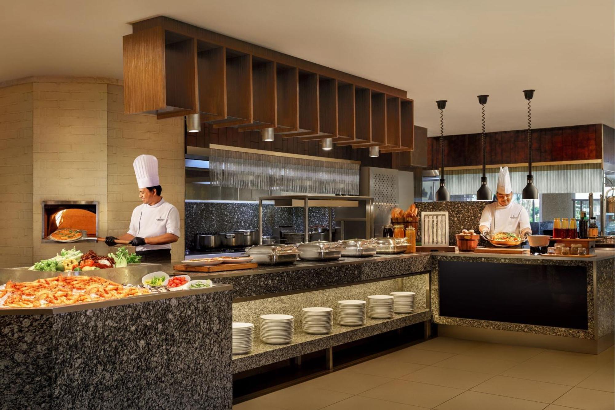 Renaissance Johor Bahru Hotel Exterior photo A live kitchen at a hotel