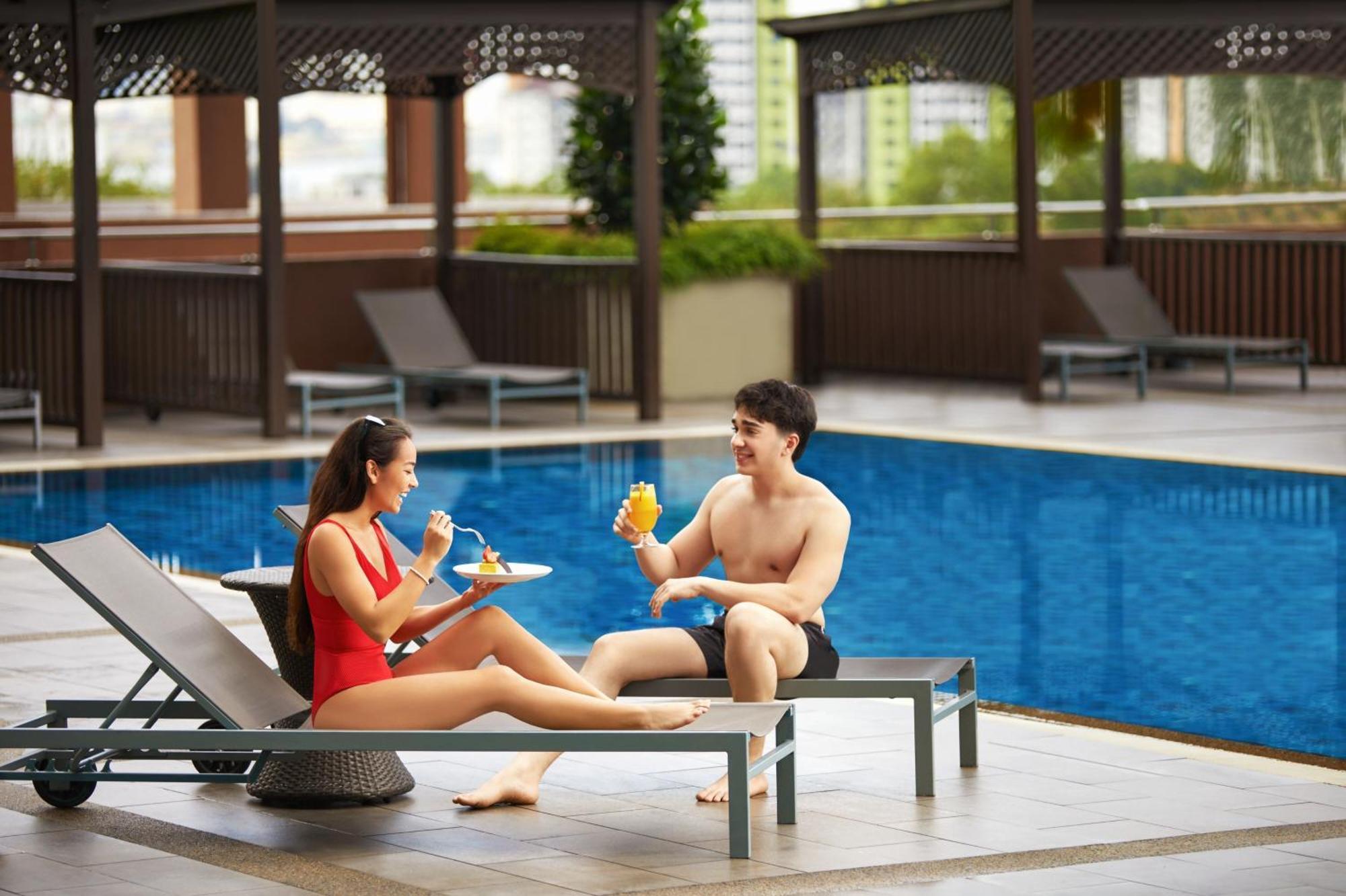 Renaissance Johor Bahru Hotel Exterior photo The swimming pool at the hotel